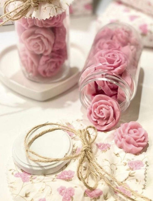 LittleEarth's Flower Ombre Pink soaps are carefully handcrafted to suit the sensitive skin. This soap will gently cleanse your skin while keeping it soft and supple.